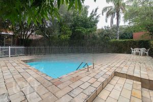 Image 37 - 886800