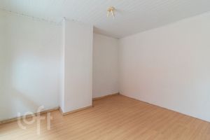 Image 9 - 886800
