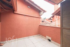 Image 10 - 886800