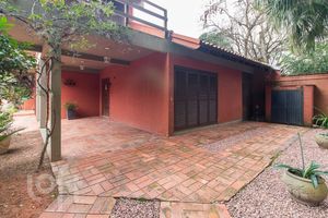 Image 19 - 886800