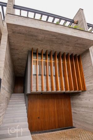 Image 32 - 886801