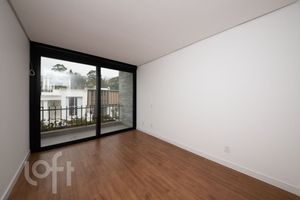 Image 19 - 886801