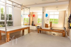 Image 17 - 886806