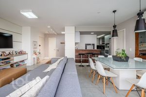 Image 9 - 886806