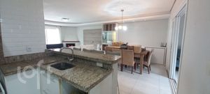 Image 10 - 886816