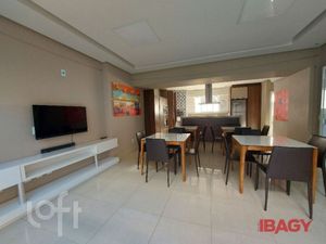 Image 17 - 886842
