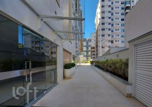 Image 24 - 886842