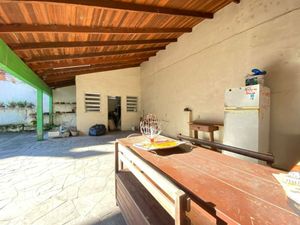 Image 18 - 886843