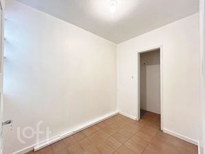 Image 30 - 886847