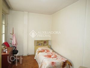 Image 16 - 886847