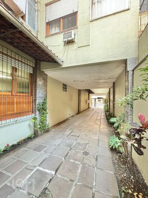 Image 20 - 886847
