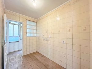 Image 18 - 886847