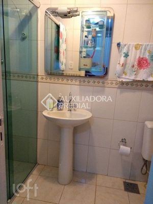 Image 8 - 886852