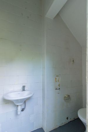 Image 63 - 886855
