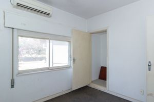 Image 75 - 886855