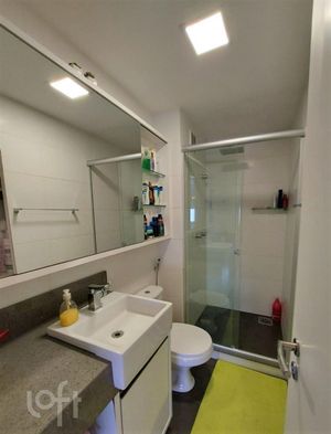Image 18 - 886859