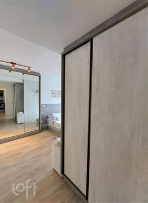 Image 14 - 886859