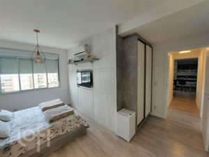 Image 16 - 886859