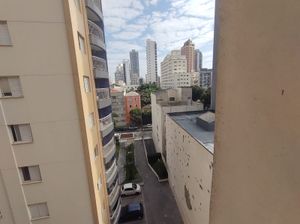 Image 4 - 886860
