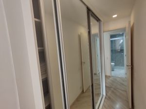 Image 14 - 886860