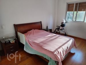 Image 9 - 886907