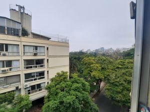 Image 7 - 886909