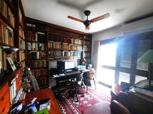 Image 10 - 886909