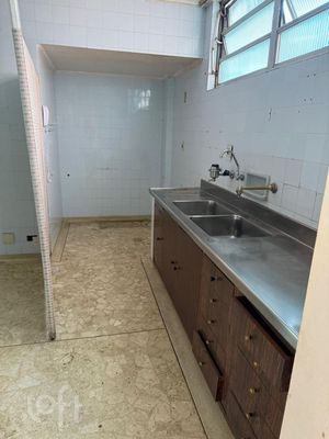 Image 3 - 886911