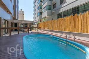 Image 1 - 886914