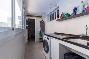 Image 17 - 886915