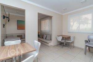 Image 35 - 886917