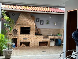 Image 15 - 886930