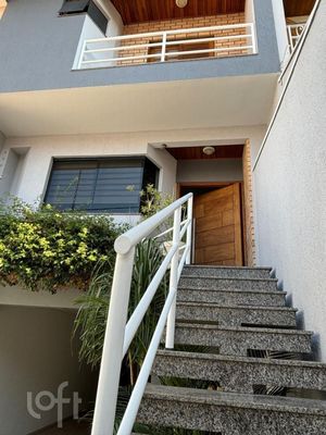 Image 18 - 886930