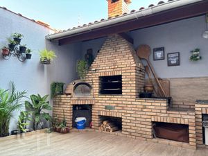 Image 14 - 886930