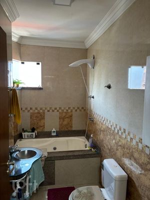 Image 11 - 886930