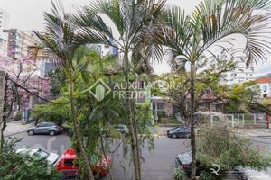 Image 13 - 886933