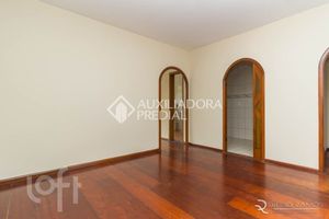 Image 7 - 886933