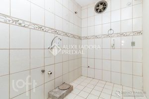 Image 11 - 886933