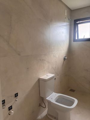Image 10 - 886935