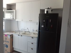Image 5 - 886944