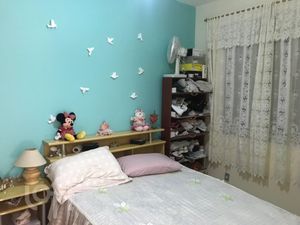 Image 1 - 886945