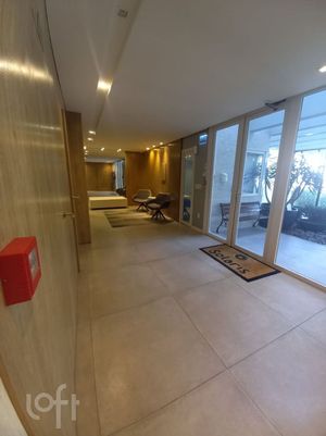 Image 33 - 886953