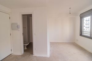Image 12 - 886955