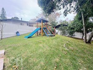 Image 30 - 886956