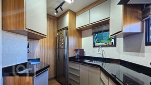 Image 4 - 886957