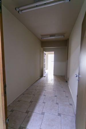 Image 31 - 886958