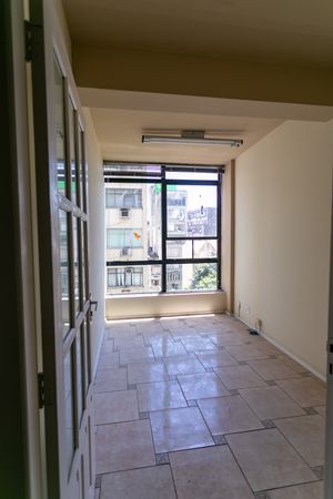 Image 33 - 886958
