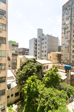 Image 21 - 886958
