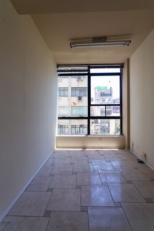 Image 5 - 886958