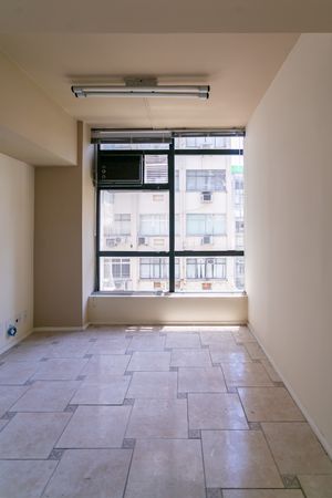 Image 30 - 886958